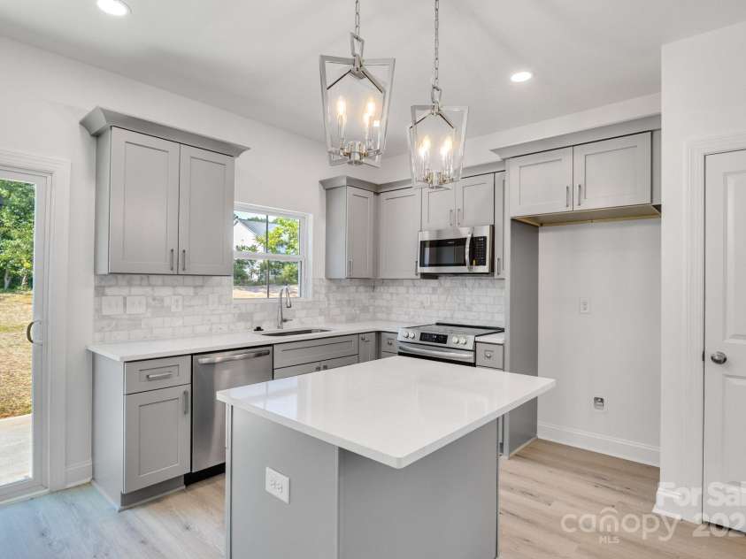 465 Contentment Court, Kannapolis, NC 28081.  MLS# CAR4280489, YatesRealty ID 25159. 