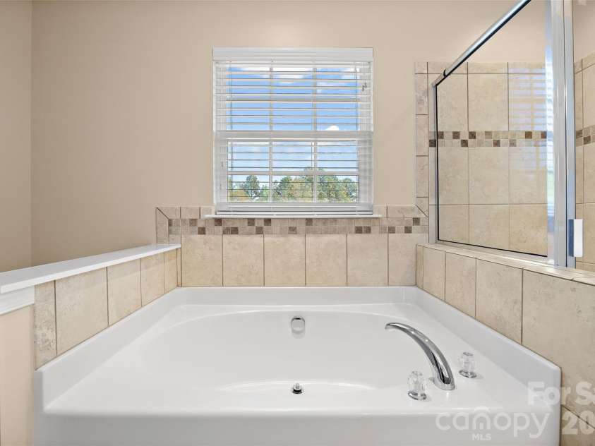 9548 Birkwood Court, Charlotte, NC 28278.  MLS# CAR4363616, YatesRealty ID 25159. 
