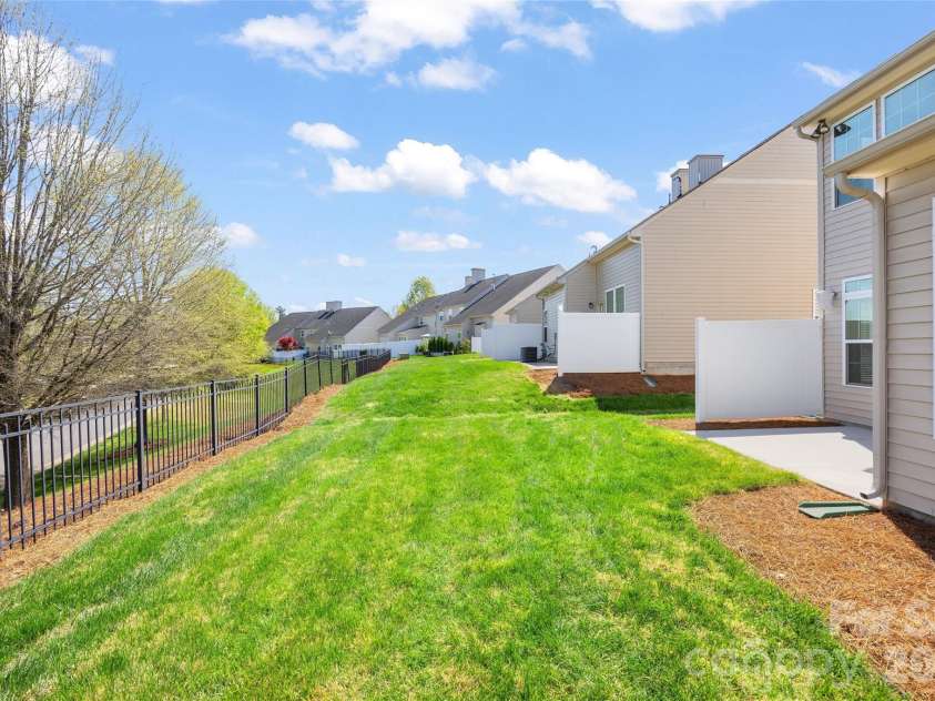 9548 Birkwood Court, Charlotte, NC 28278.  MLS# CAR4363616, YatesRealty ID 25159. 