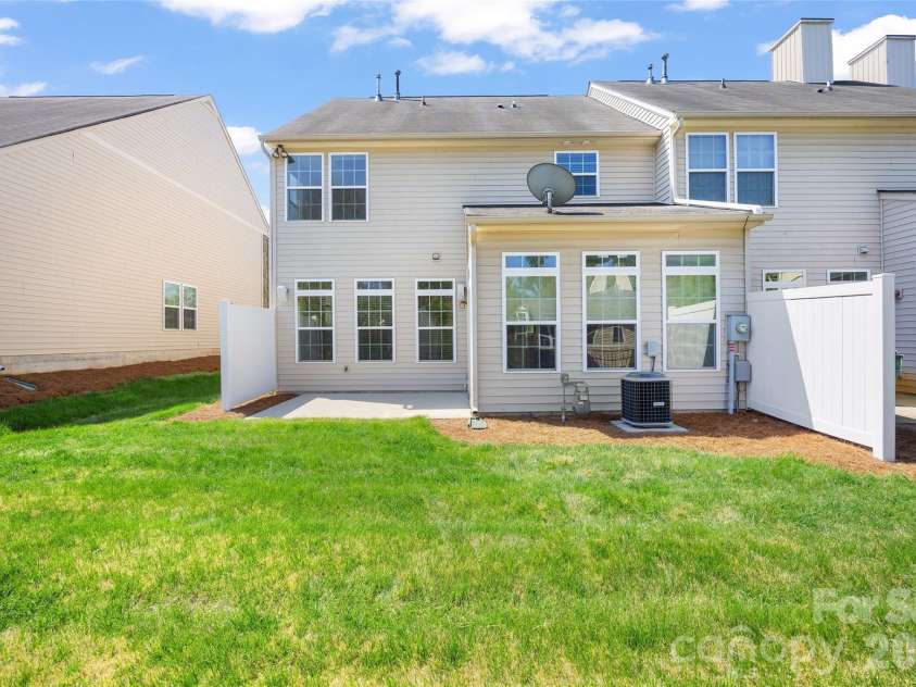 9548 Birkwood Court, Charlotte, NC 28278.  MLS# CAR4363616, YatesRealty ID 25159. 