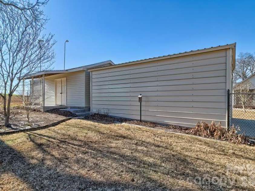 1139 Merribrook Lane, Lancaster, SC 29720.  MLS# CAR4334036, YatesRealty ID 2516. 