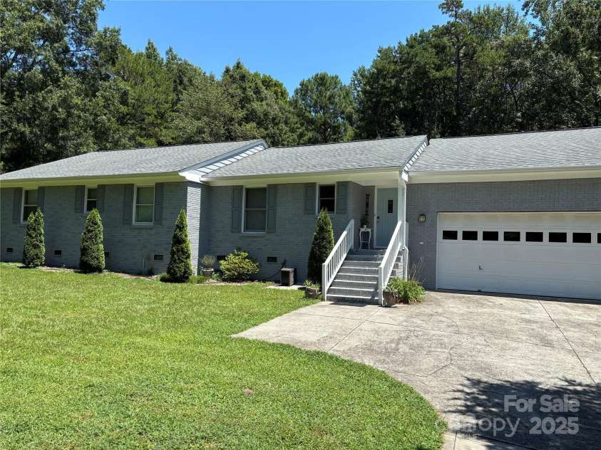 3711 Davis Drive, Charlotte, NC 28270.  MLS# CAR4274026, YatesRealty ID 2516. 