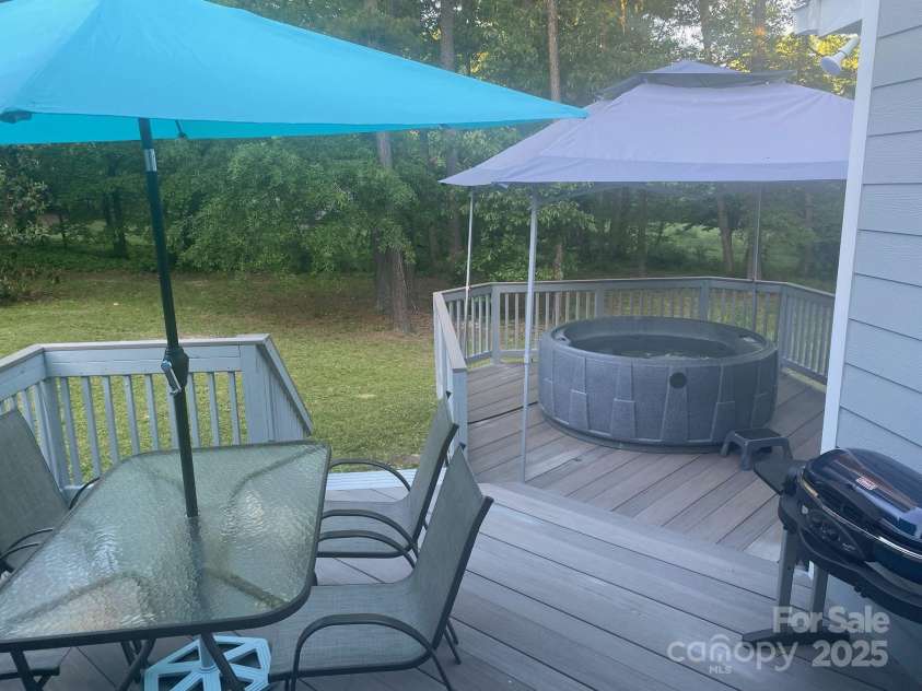 3711 Davis Drive, Charlotte, NC 28270.  MLS# CAR4274026, YatesRealty ID 2516. 