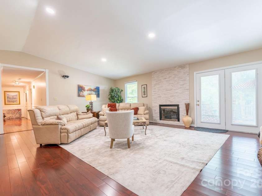 3711 Davis Drive, Charlotte, NC 28270.  MLS# CAR4274026, YatesRealty ID 2516. 