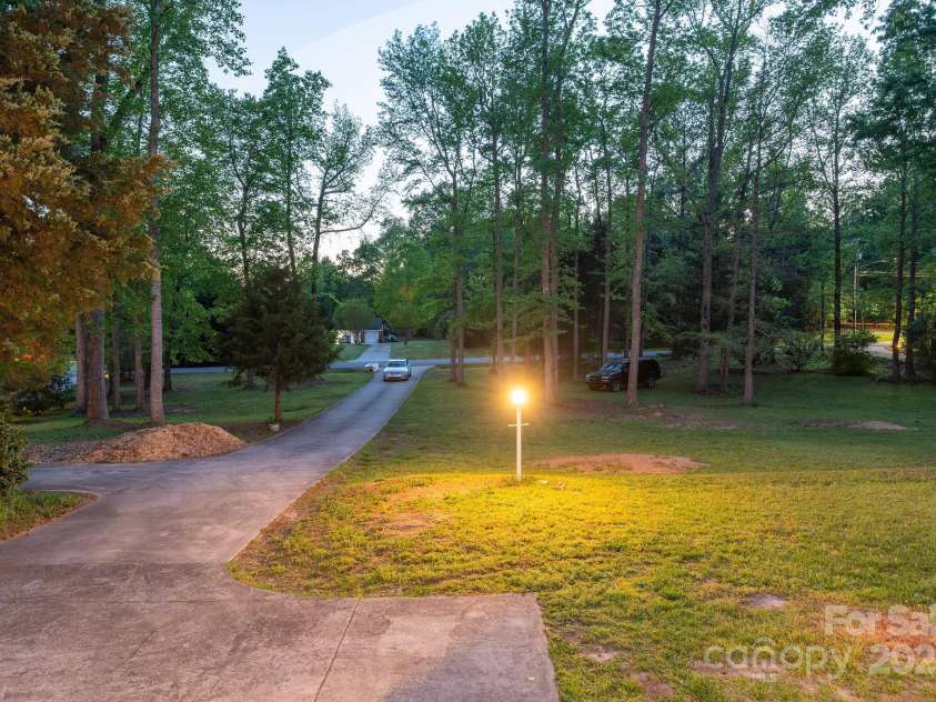 3711 Davis Drive, Charlotte, NC 28270.  MLS# CAR4274026, YatesRealty ID 2516. 