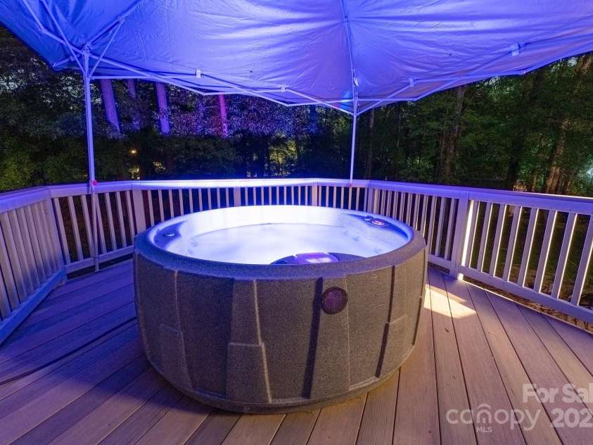 3711 Davis Drive, Charlotte, NC 28270.  MLS# CAR4274026, YatesRealty ID 2516. 