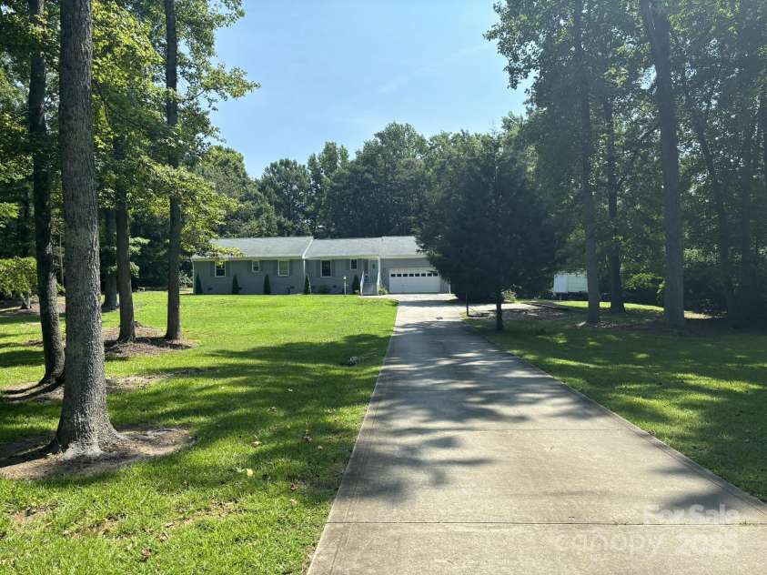 3711 Davis Drive, Charlotte, NC 28270.  MLS# CAR4274026, YatesRealty ID 2516. 