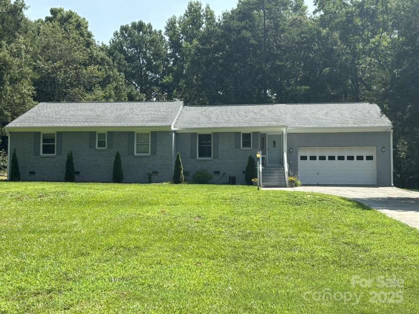 3711 Davis Drive, Charlotte, NC 28270.  MLS# CAR4274026, YatesRealty ID 2516. 
