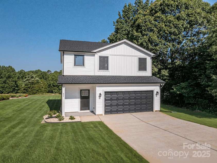 837 32nd Street, Conover, NC 28613.  MLS# CAR4280291, YatesRealty ID 25160. 