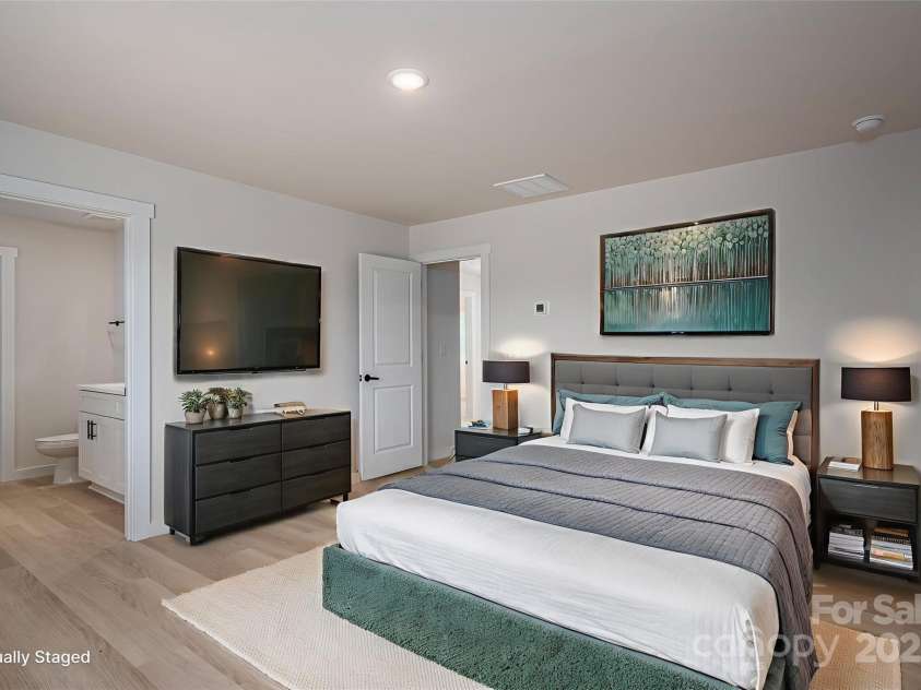 837 32nd Street, Conover, NC 28613.  MLS# CAR4280291, YatesRealty ID 25160. 