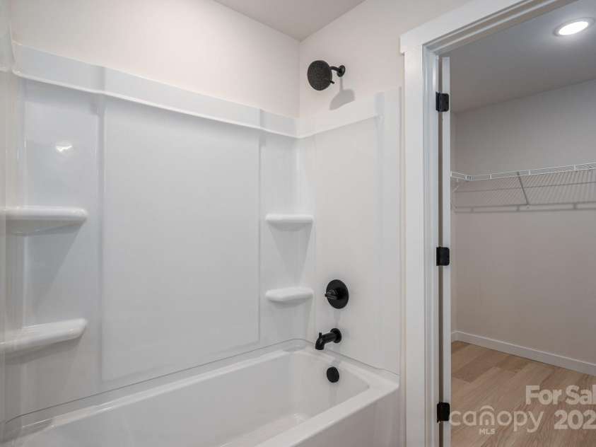 837 32nd Street, Conover, NC 28613.  MLS# CAR4280291, YatesRealty ID 25160. 