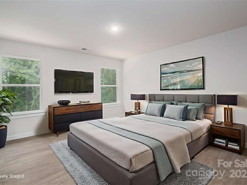 837 32nd Street, Conover, NC 28613.  MLS# CAR4280291, YatesRealty ID 25160. 