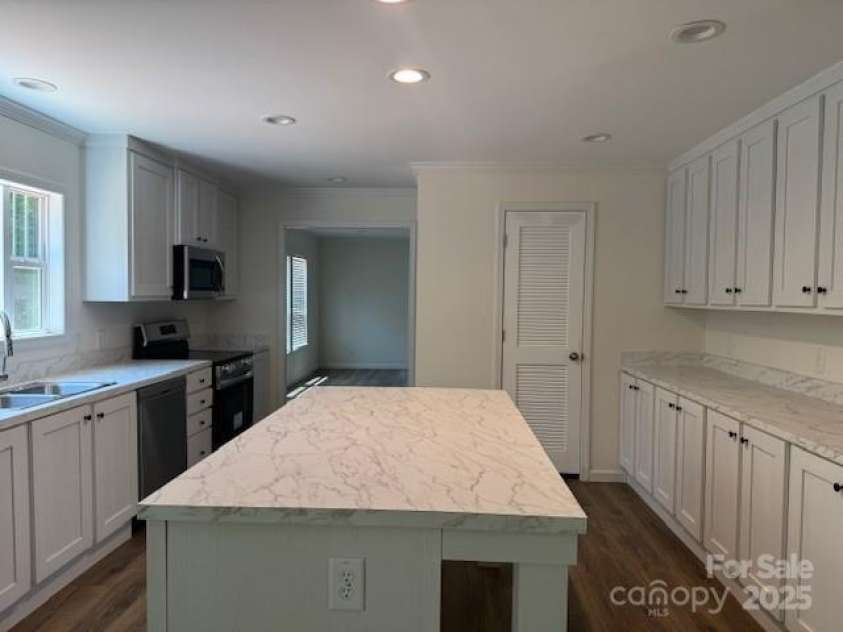 4163 Tallent Road, Morganton, NC 28655.  MLS# CAR4280125, YatesRealty ID 25161. 