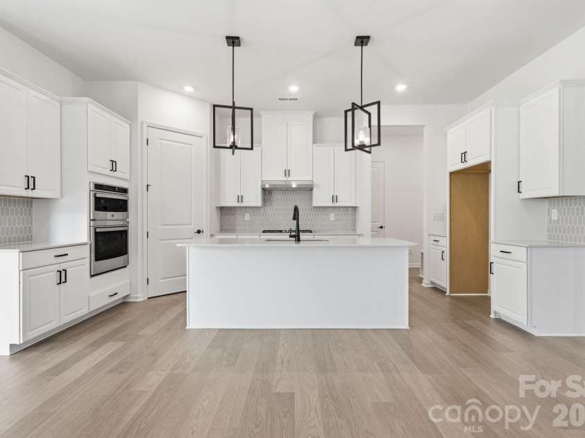 5068 Duval Circle, Tega Cay, SC 29708.  MLS# CAR4329957, YatesRealty ID 25162. 5068 Duval Circle ~ Ready Now
