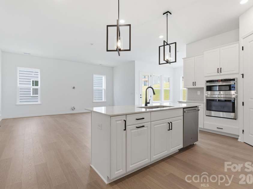 5068 Duval Circle, Tega Cay, SC 29708.  MLS# CAR4329957, YatesRealty ID 25162. 5068 Duval Circle ~ Ready Now