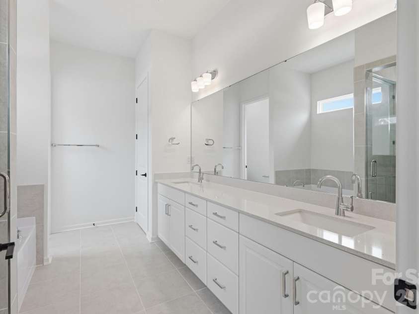 5068 Duval Circle, Tega Cay, SC 29708.  MLS# CAR4329957, YatesRealty ID 25162. 5068 Duval Circle ~ Ready Now