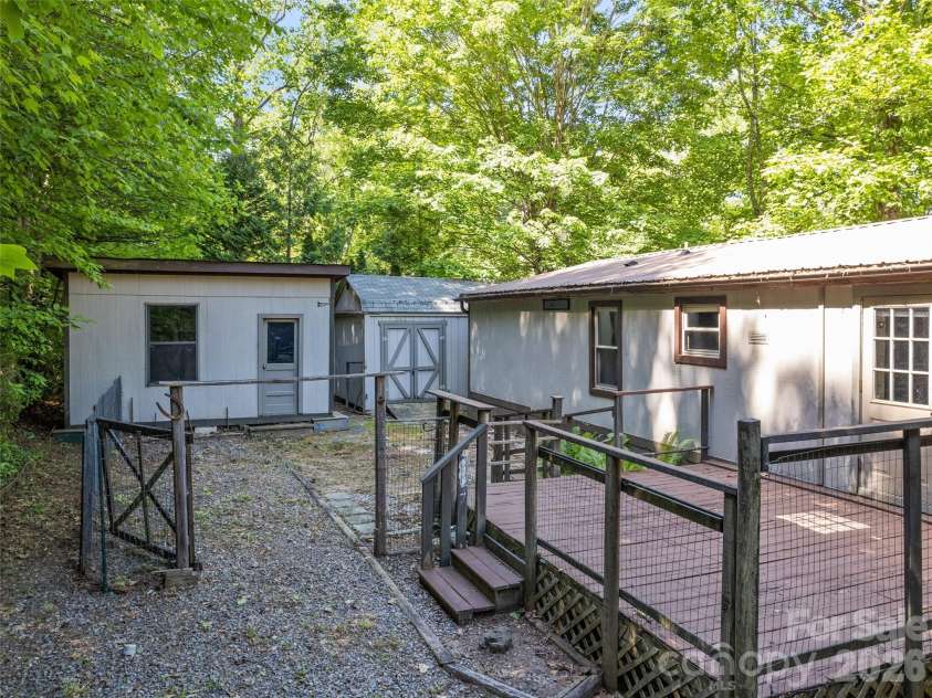 102 Serenity Lane, Clyde, NC 28721.  MLS# CAR4384211, YatesRealty ID 25163. 