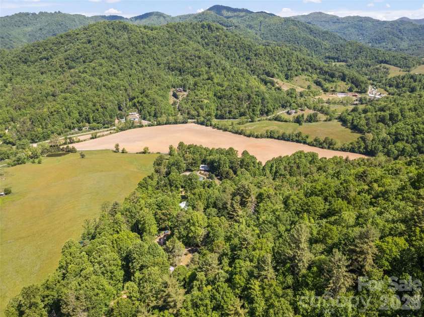 102 Serenity Lane, Clyde, NC 28721.  MLS# CAR4384211, YatesRealty ID 25163. 