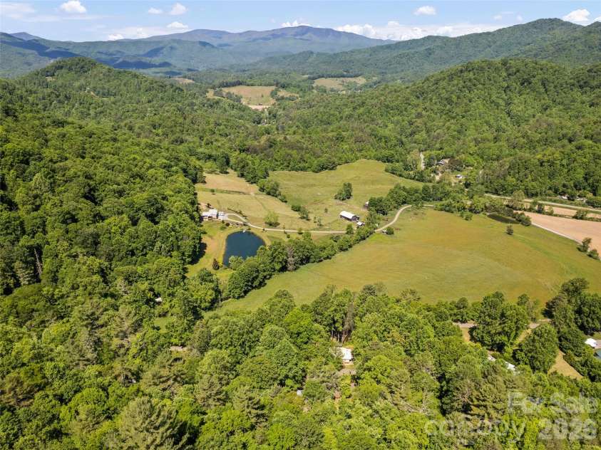 102 Serenity Lane, Clyde, NC 28721.  MLS# CAR4384211, YatesRealty ID 25163. 