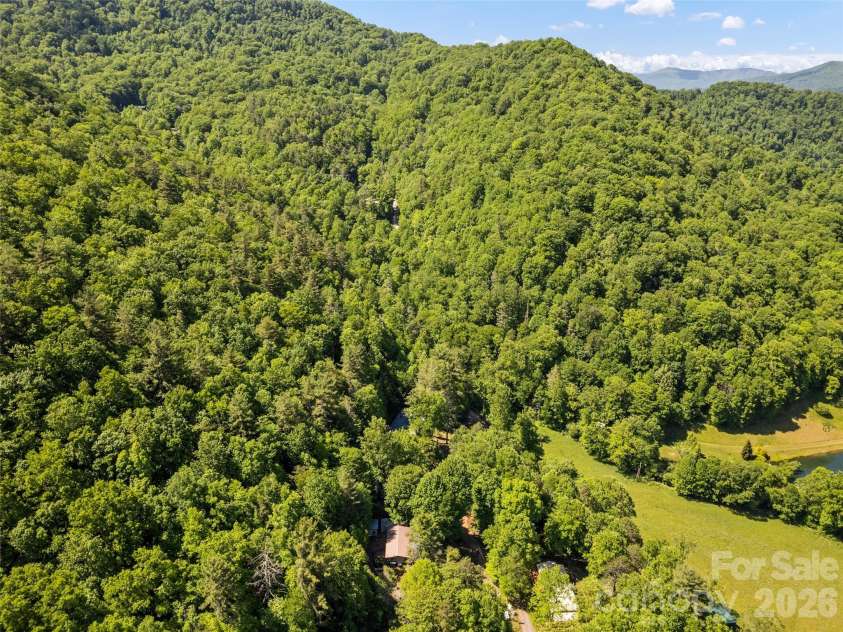 102 Serenity Lane, Clyde, NC 28721.  MLS# CAR4384211, YatesRealty ID 25163. 
