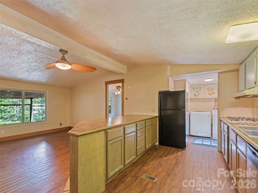 102 Serenity Lane, Clyde, NC 28721.  MLS# CAR4384211, YatesRealty ID 25163. 