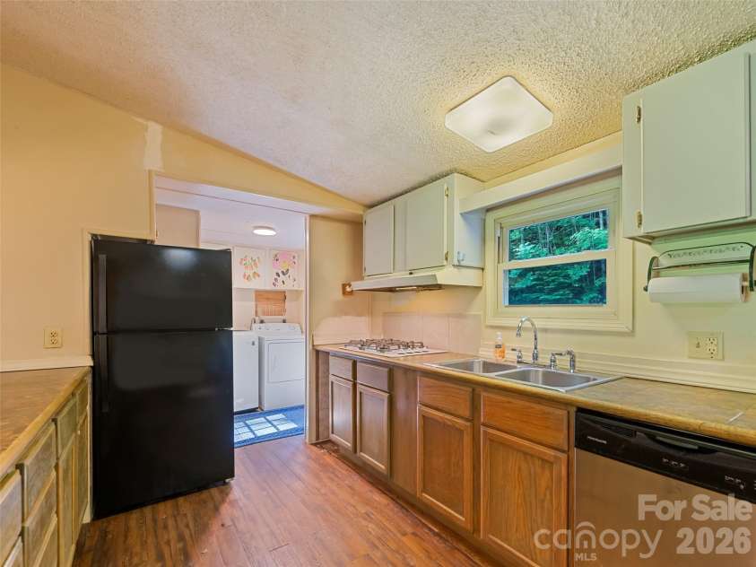 102 Serenity Lane, Clyde, NC 28721.  MLS# CAR4384211, YatesRealty ID 25163. 