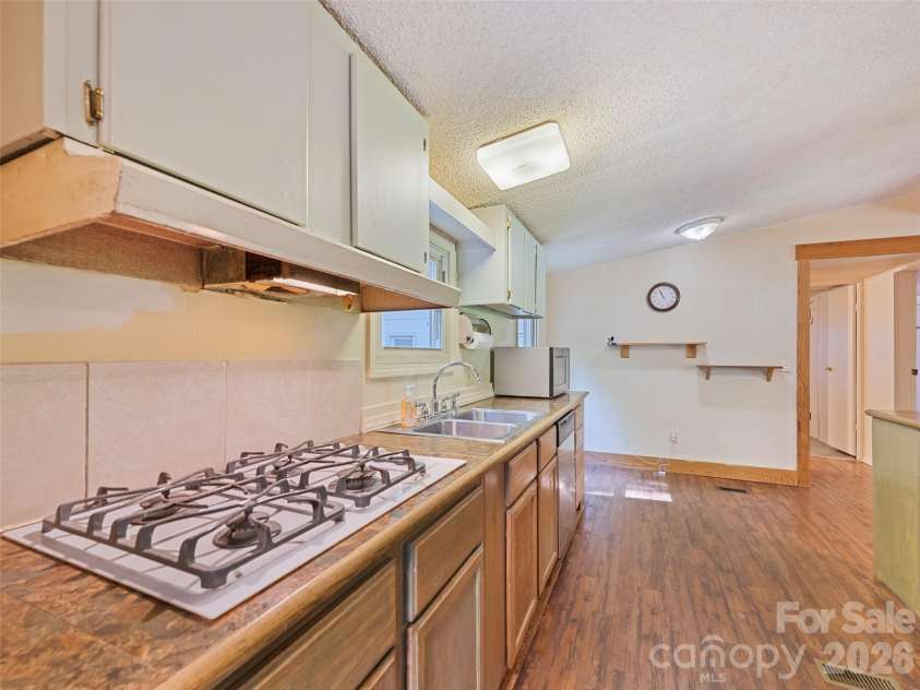 102 Serenity Lane, Clyde, NC 28721.  MLS# CAR4384211, YatesRealty ID 25163. 