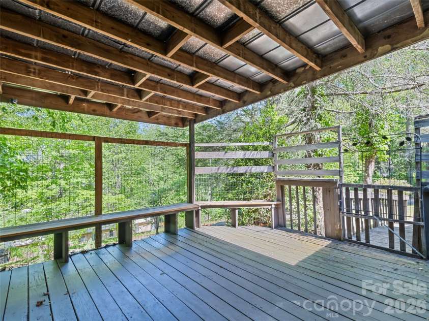 102 Serenity Lane, Clyde, NC 28721.  MLS# CAR4384211, YatesRealty ID 25163. 