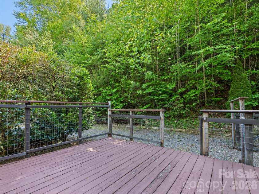 102 Serenity Lane, Clyde, NC 28721.  MLS# CAR4384211, YatesRealty ID 25163. 