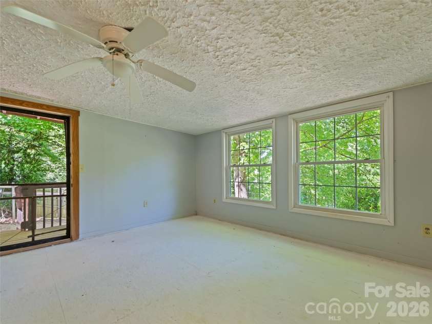 102 Serenity Lane, Clyde, NC 28721.  MLS# CAR4384211, YatesRealty ID 25163. Sunroom