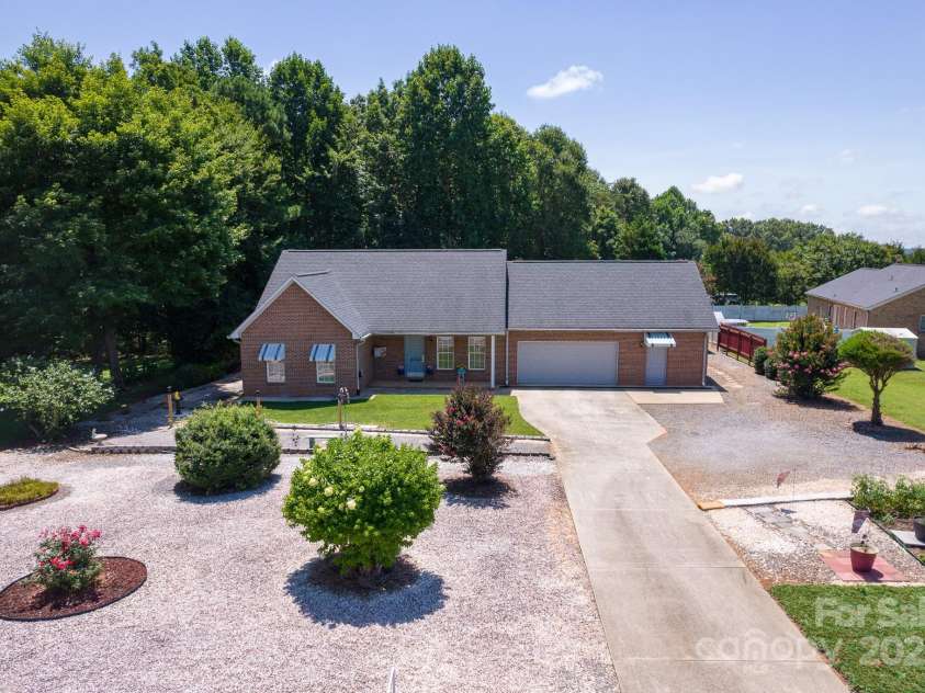 4364 White Blossom Trail, Conover, NC 28613.  MLS# CAR4279264, YatesRealty ID 25164. 