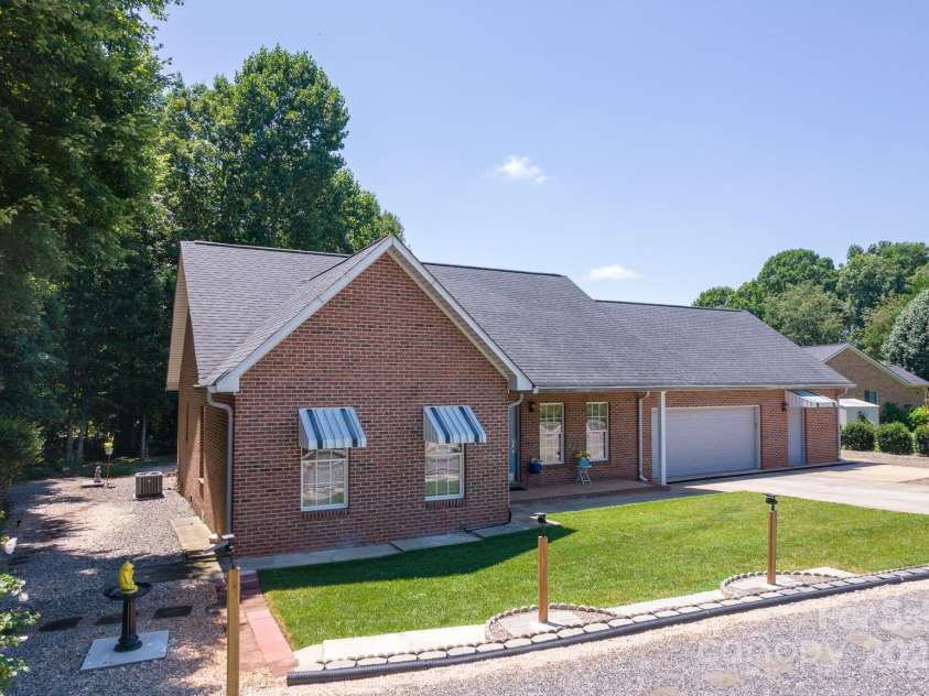 4364 White Blossom Trail, Conover, NC 28613.  MLS# CAR4279264, YatesRealty ID 25164. 