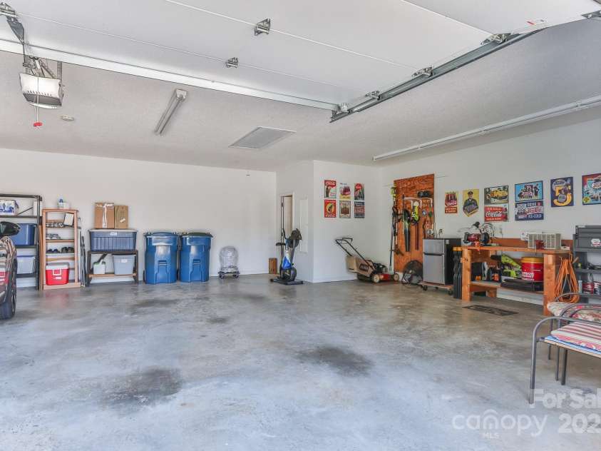 4364 White Blossom Trail, Conover, NC 28613.  MLS# CAR4279264, YatesRealty ID 25164. 