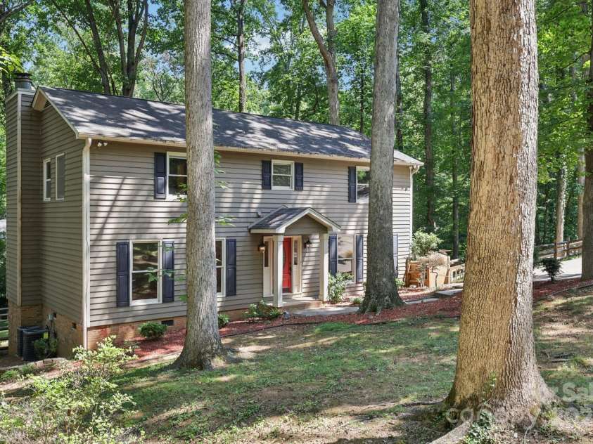 8 Hickory Ridge Court, Clover, SC 29710.  MLS# CAR4276802, YatesRealty ID 25166. 