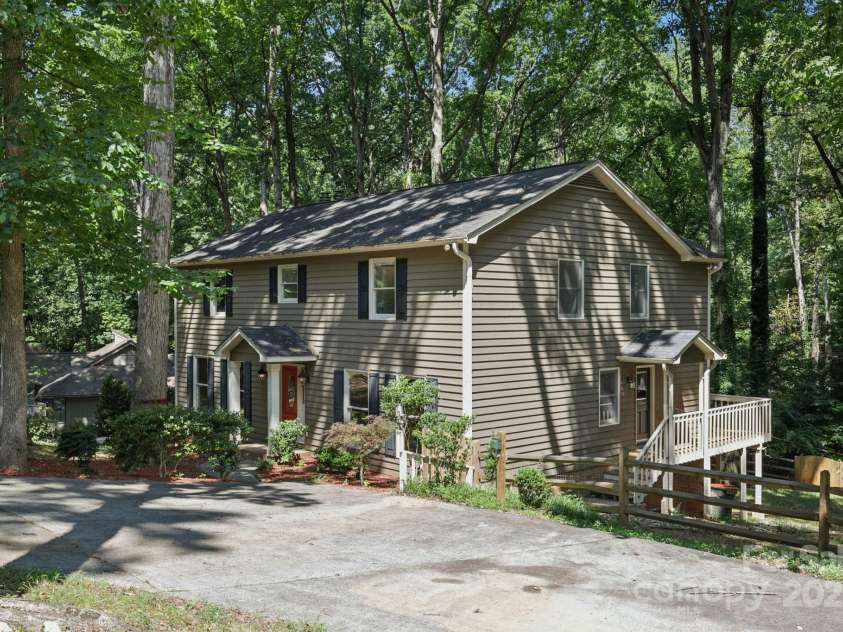 8 Hickory Ridge Court, Clover, SC 29710.  MLS# CAR4276802, YatesRealty ID 25166. 