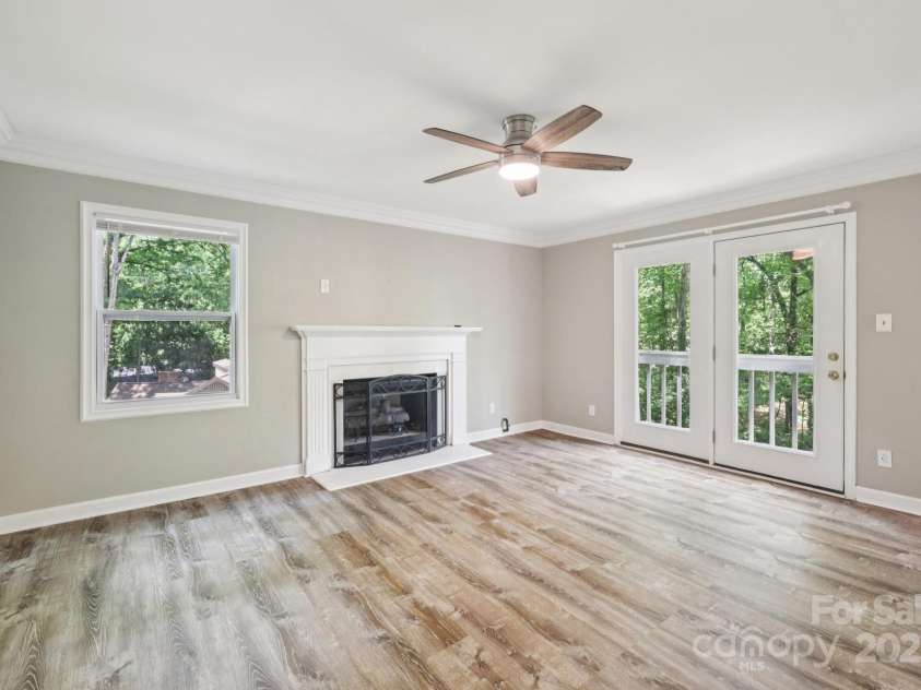 8 Hickory Ridge Court, Clover, SC 29710.  MLS# CAR4276802, YatesRealty ID 25166. Primary Bedroom