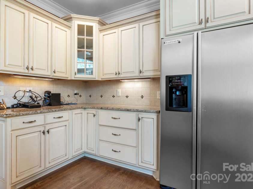 2301 Willow Creek Drive, Newton, NC 28658.  MLS# CAR4280417, YatesRealty ID 25167. 