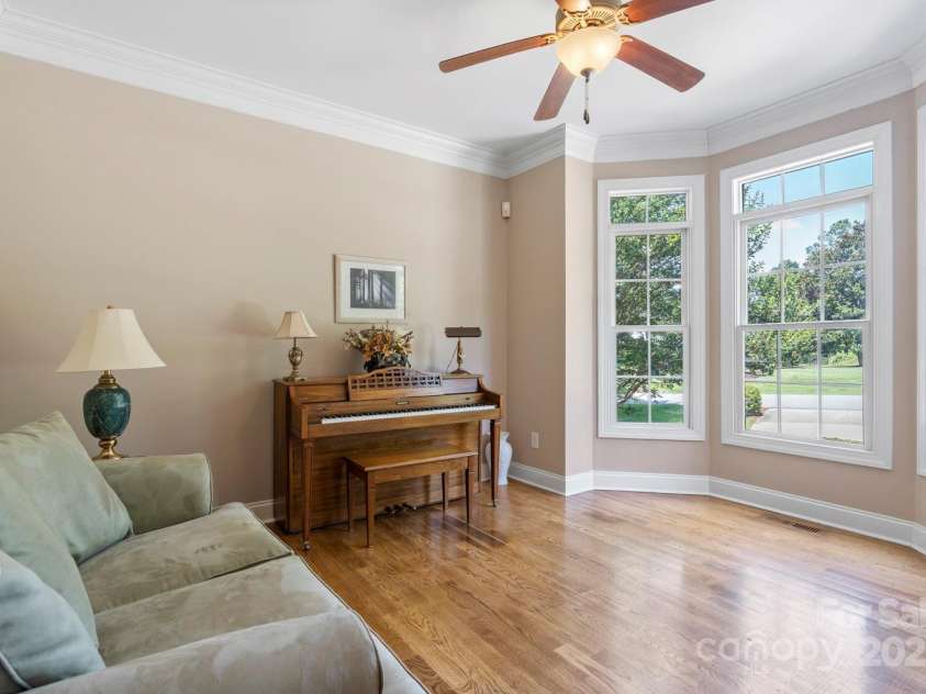 2301 Willow Creek Drive, Newton, NC 28658.  MLS# CAR4280417, YatesRealty ID 25167. 