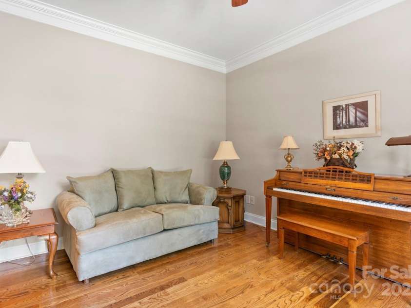 2301 Willow Creek Drive, Newton, NC 28658.  MLS# CAR4280417, YatesRealty ID 25167. 