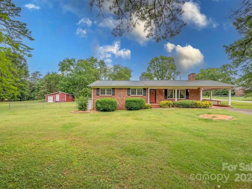 121 Cedar Lane, Rutherfordton, NC 28139.  MLS# CAR4280452, YatesRealty ID 25169. 
