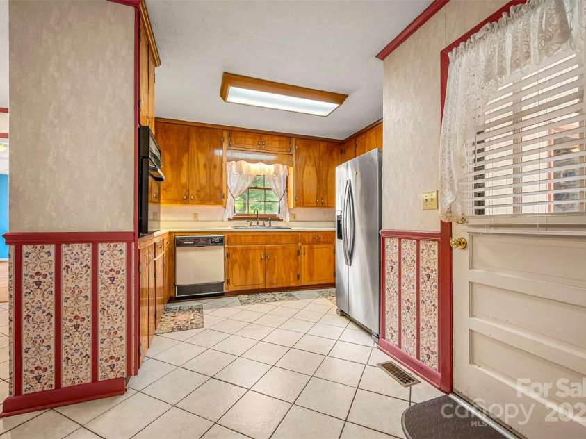 121 Cedar Lane, Rutherfordton, NC 28139.  MLS# CAR4280452, YatesRealty ID 25169. 