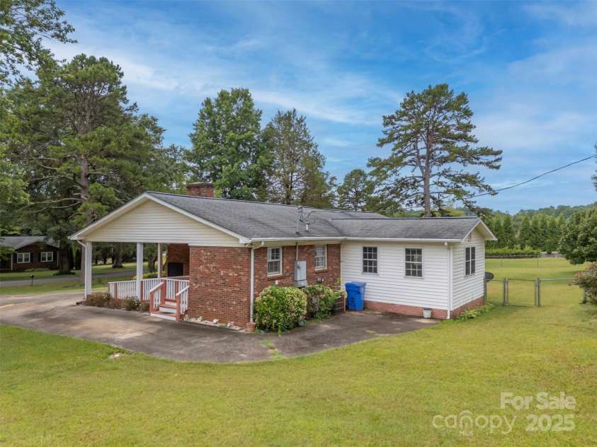 121 Cedar Lane, Rutherfordton, NC 28139.  MLS# CAR4280452, YatesRealty ID 25169. 