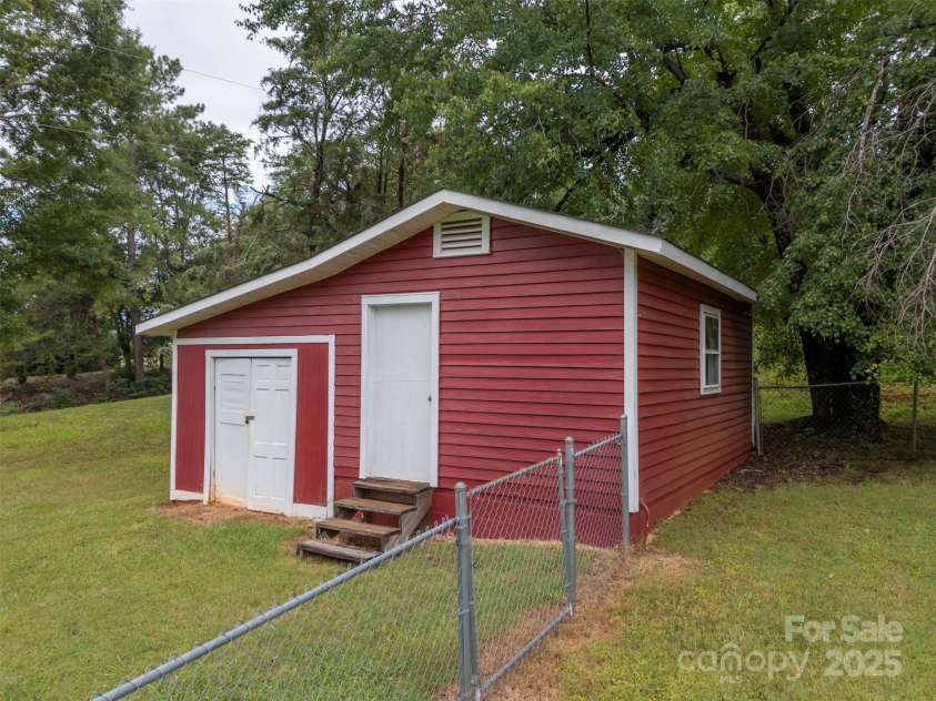 121 Cedar Lane, Rutherfordton, NC 28139.  MLS# CAR4280452, YatesRealty ID 25169. 