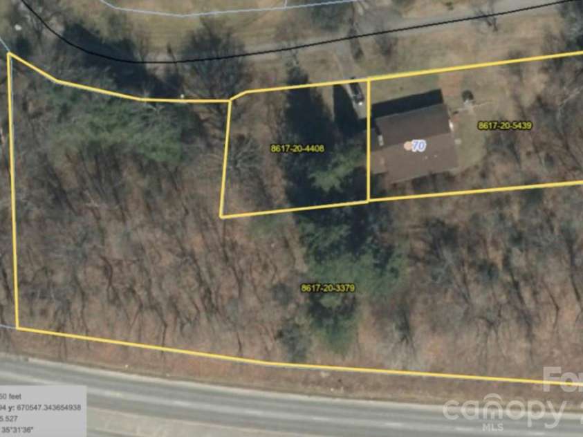 70 Winchester Drive, Waynesville, NC 28785.  MLS# CAR4353662, YatesRealty ID 25169. 