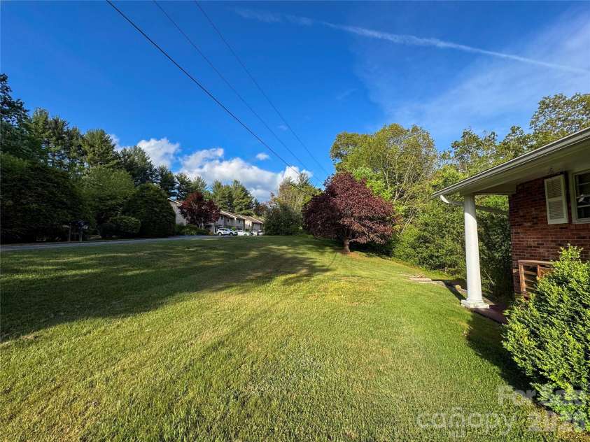 70 Winchester Drive, Waynesville, NC 28785.  MLS# CAR4353662, YatesRealty ID 25169. 
