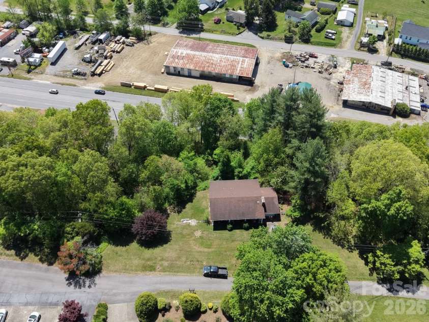 70 Winchester Drive, Waynesville, NC 28785.  MLS# CAR4353662, YatesRealty ID 25169. 