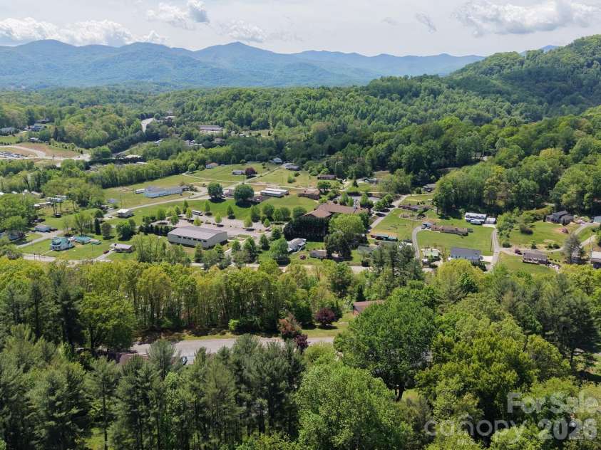 70 Winchester Drive, Waynesville, NC 28785.  MLS# CAR4353662, YatesRealty ID 25169. 