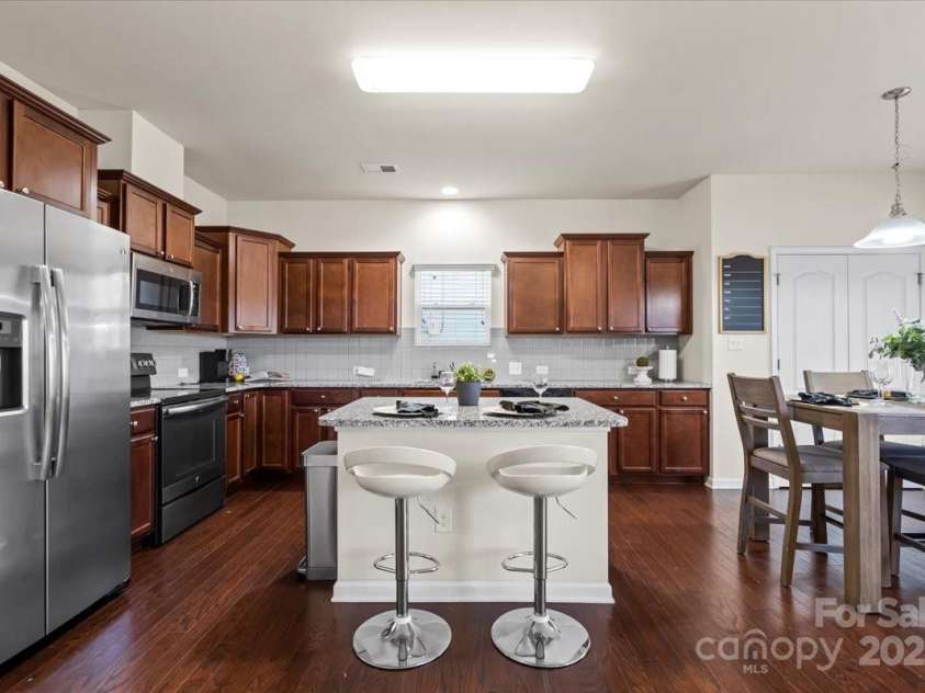 5703 Eleanor Rigby Road, Charlotte, NC 28278.  MLS# CAR4232389, YatesRealty ID 2517. Kitchen