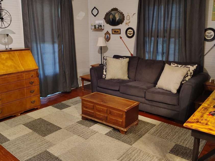 8504 Moores Chapel Road, Charlotte, NC 28214.  MLS# CAR4284754, YatesRealty ID 2517. Livingroom