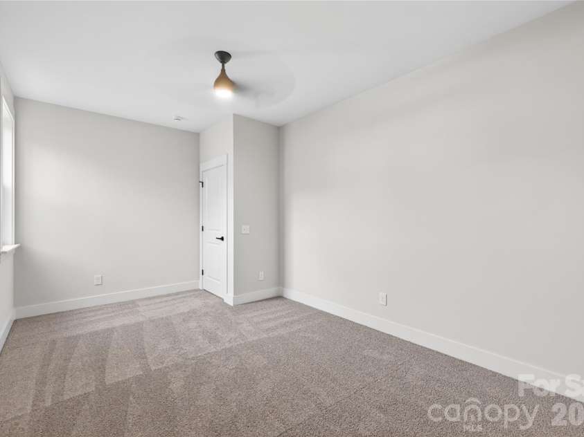 3883 12th Street, Hickory, NC 28601.  MLS# CAR4381107, YatesRealty ID 25170. 